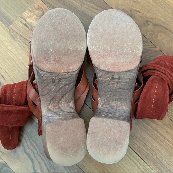 Free People | Women’s rust Emmy suede leather criss cross bridge strap clogs sz7 - Picture 15 of 16